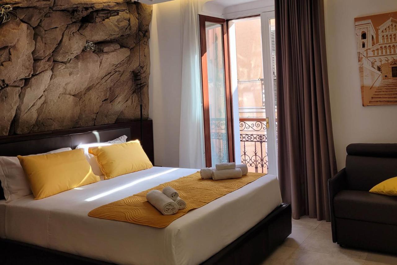 Palazzo Ferrucci Luxury Suites Cagliari Luaran gambar