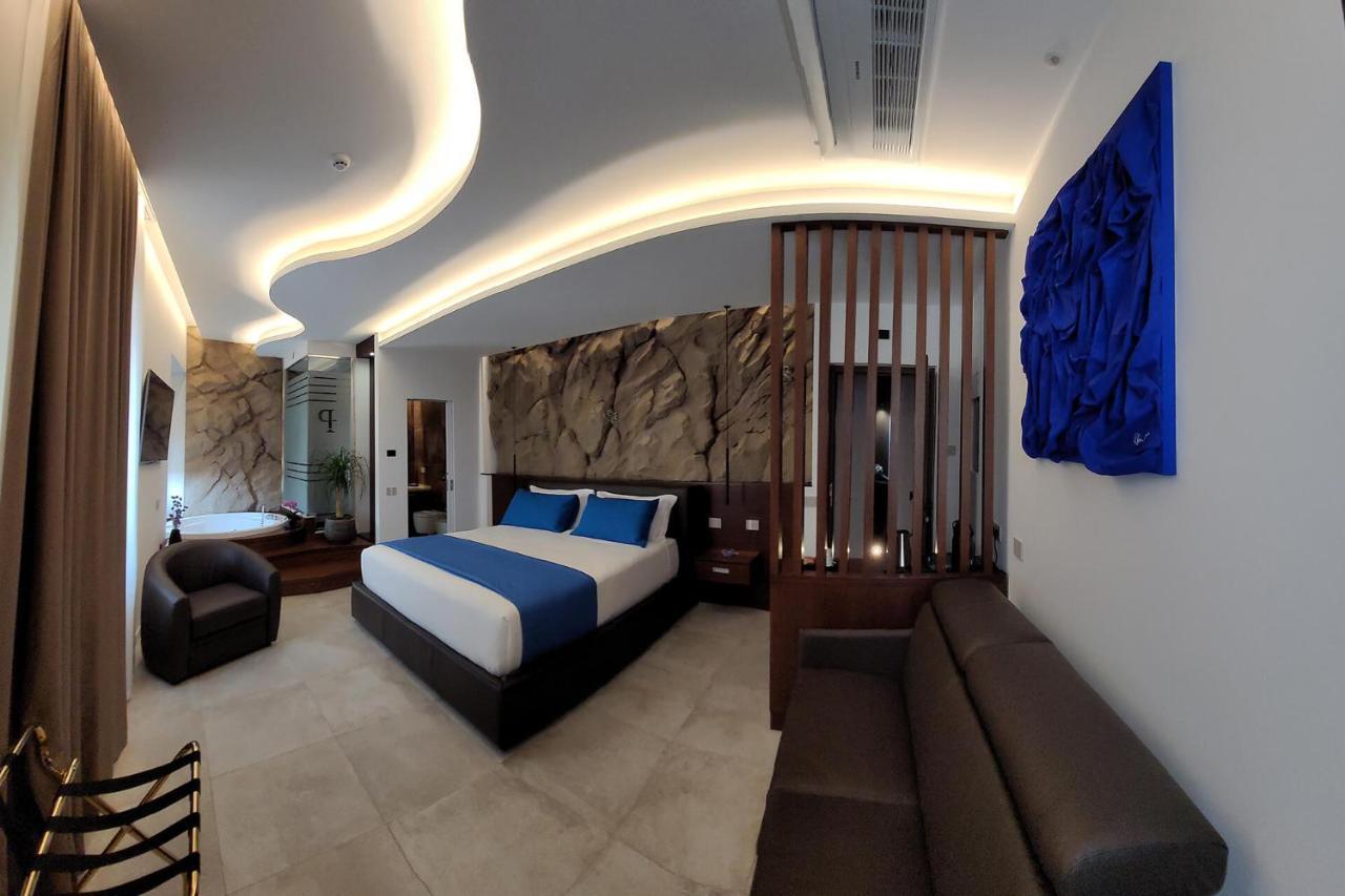 Palazzo Ferrucci Luxury Suites Cagliari Luaran gambar